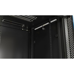 Hyperline TWB-FC-1545-SR-RAL9004 Шкаф настенный 19-дюймовый (19), 15U, 787x600х450мм, металлическая передняя дверь с замком, две боковые панели, с возможностью установки на ножки (в комплекте), цвет черный (RAL 9004) (разобранный) Hyperline TWB-FC-1545-SR-RAL9004 Шкаф настенный 19-дюймовый (19), 15U, 787x600х450мм, металлическая передняя дверь с замком, две боковые панели, с возможностью установки на ножки (в комплекте), цвет черный (RAL 9004) (разобранный)